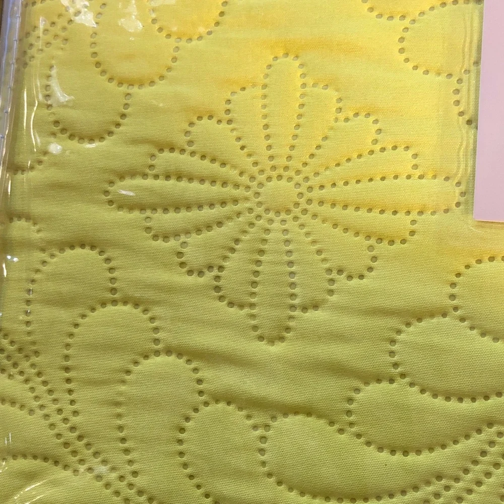 3 Pcs Solid Yellow Quilt Set